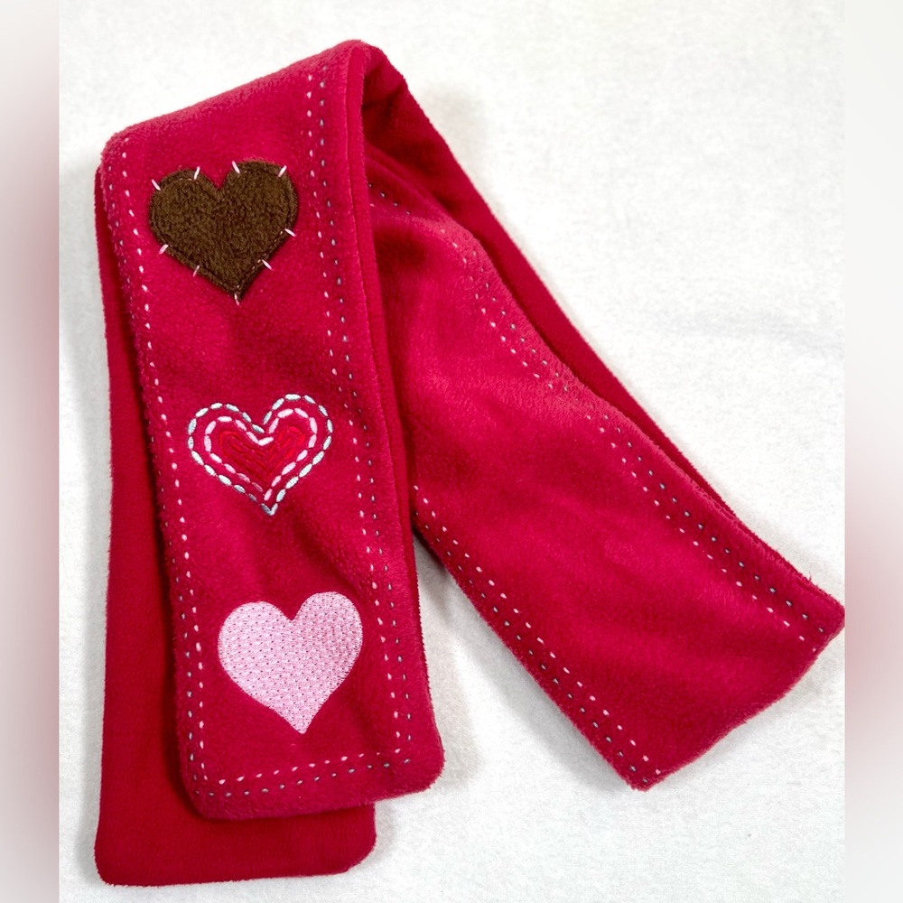 GAP KIDS Girls Valentine Hearts Fleece Winter Scarf‎ Valentine’s Day Embroidered